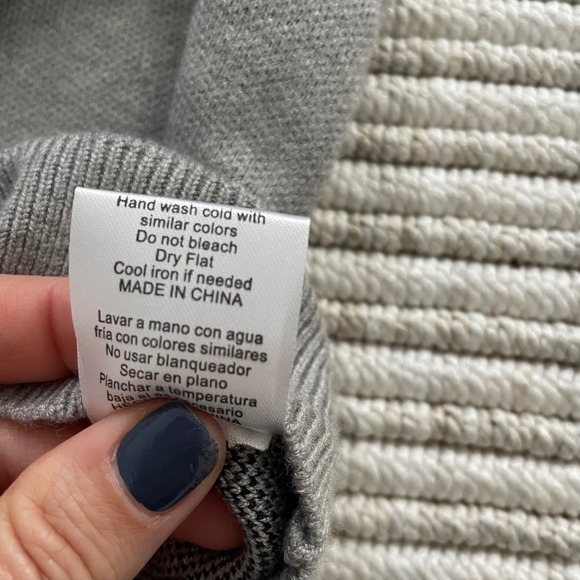 Gray Womens Crewneck Black Sequin Heart Pullover Knit Top NTW - Picture 5 of 9